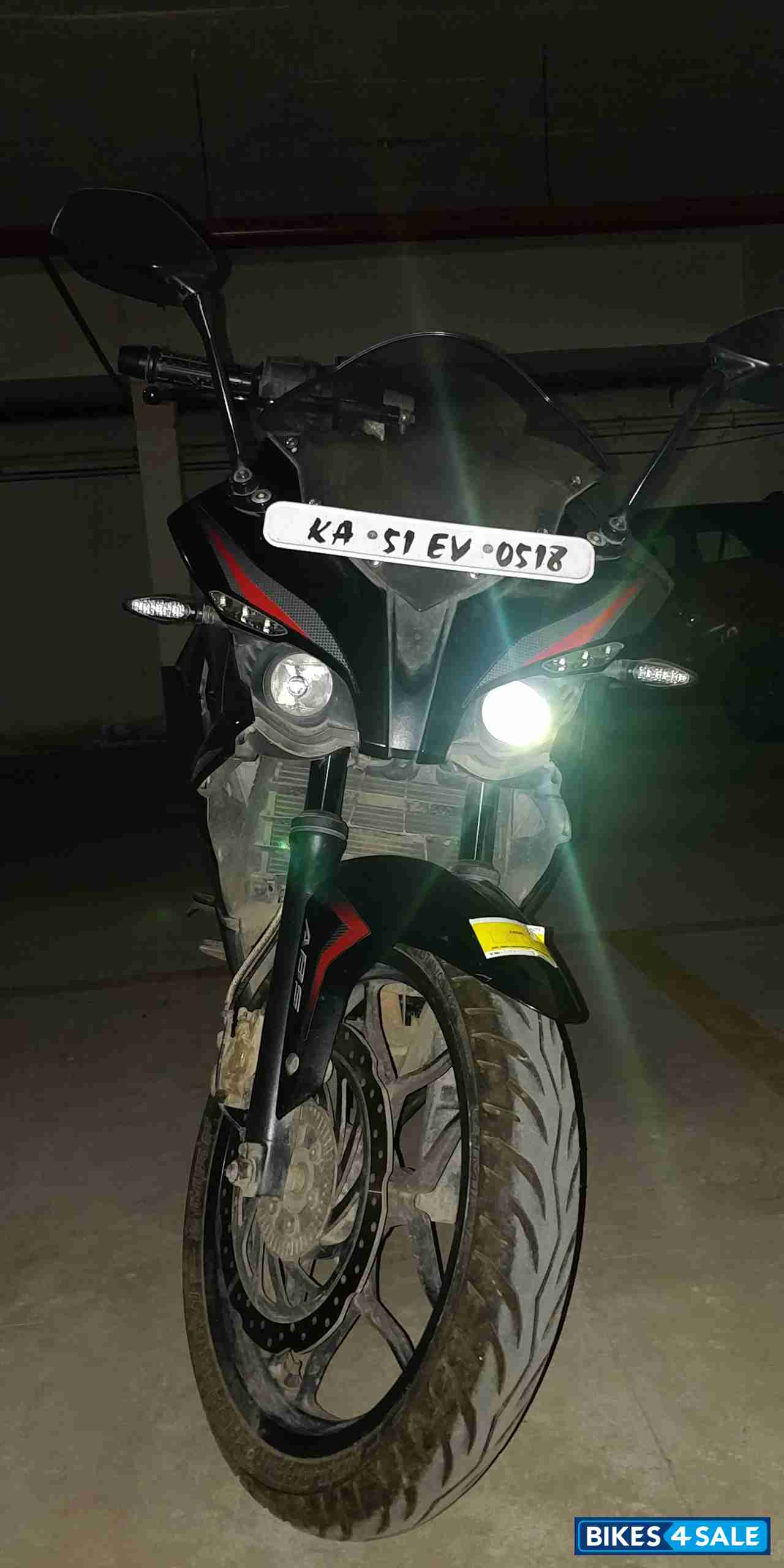 Black Bajaj Pulsar RS 200