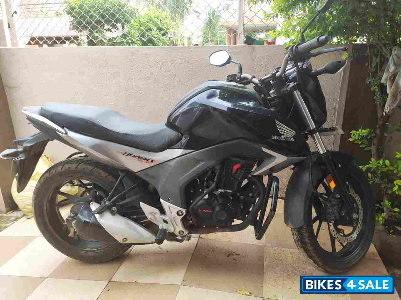 Pearl Blue Honda CB Hornet 160R