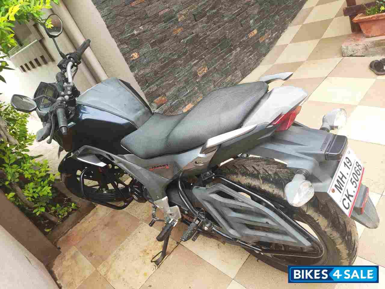 Pearl Blue Honda CB Hornet 160R