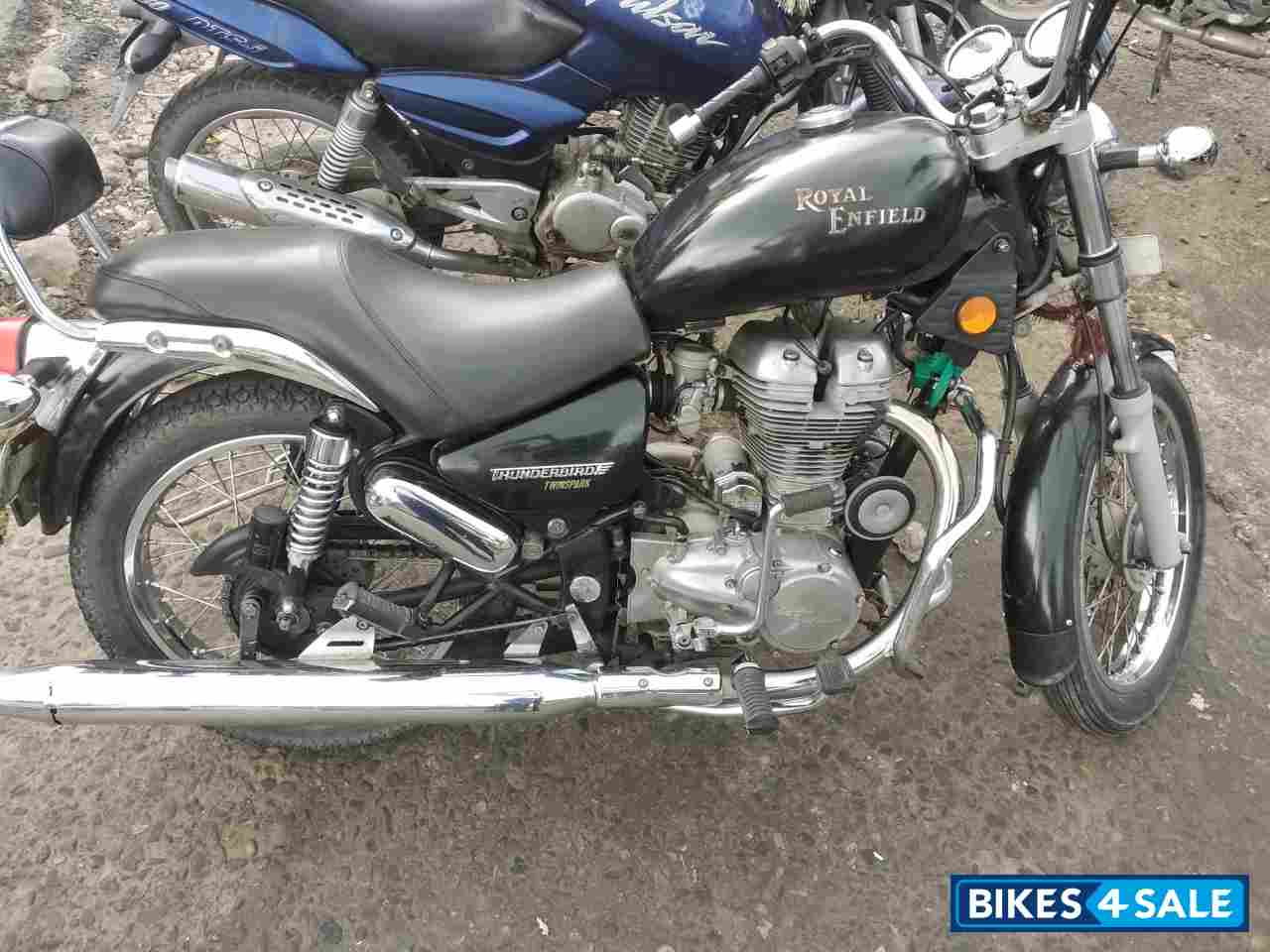 Black Royal Enfield Thunderbird TwinSpark 350