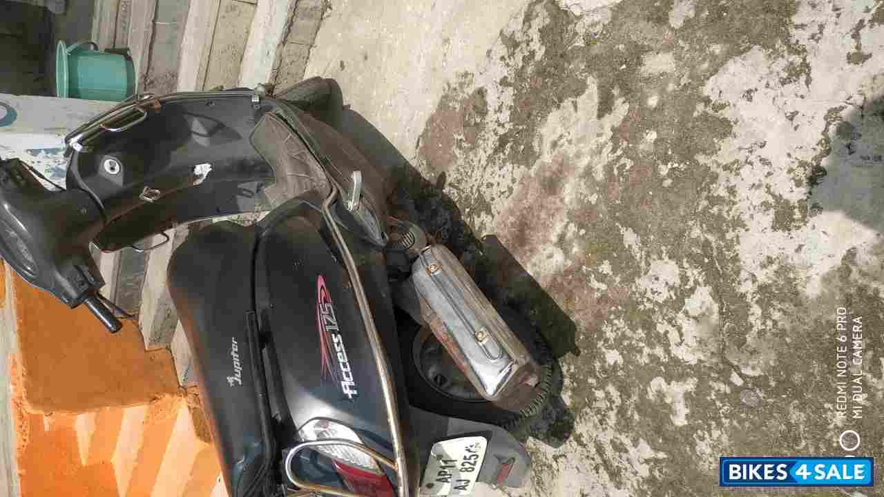 Black Suzuki Access 125