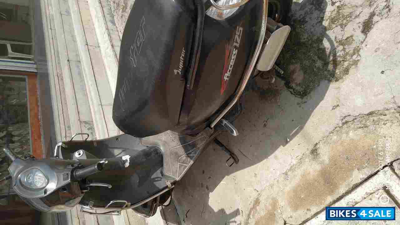 Black Suzuki Access 125