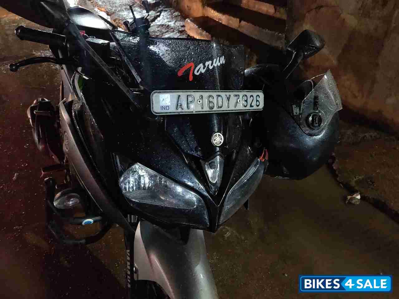 Black Yamaha Fazer FI V2