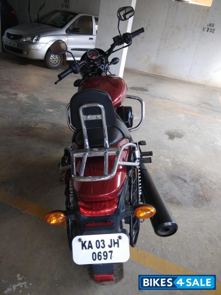 Red Harley Davidson Street 750