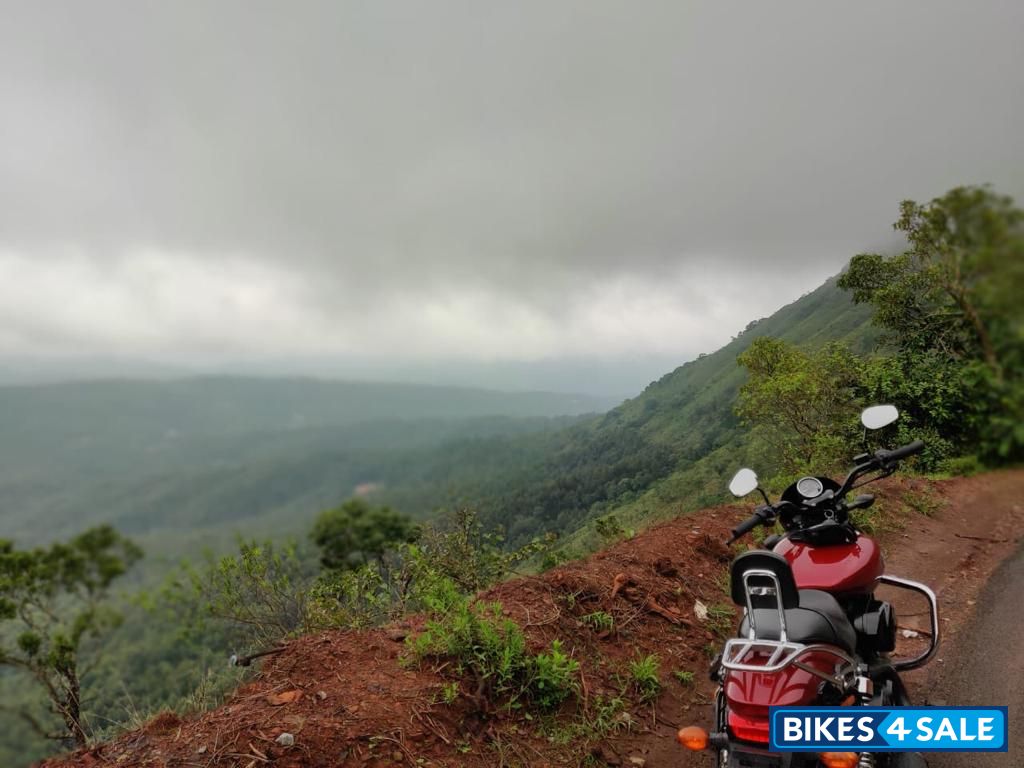 Red Harley Davidson Street 750