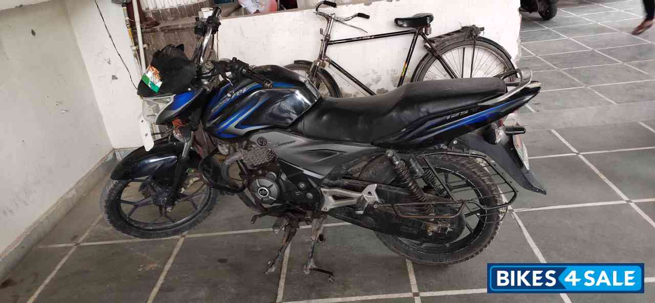 Blue Bajaj Discover 125T