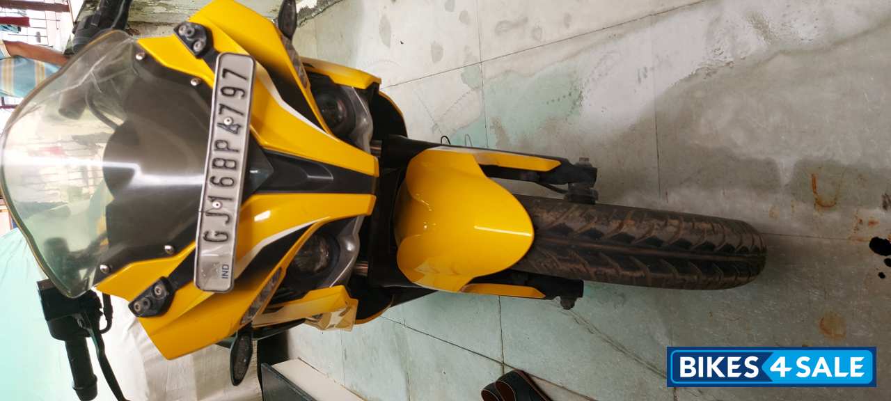 Yellow Bajaj Pulsar RS 200
