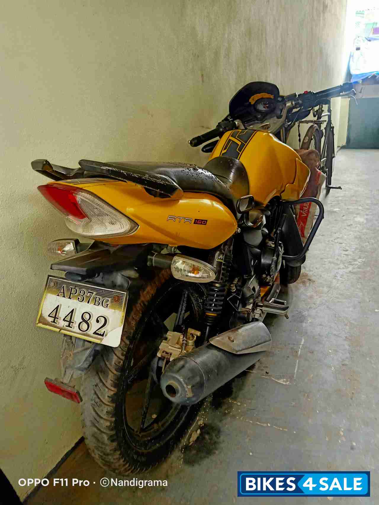 Yellow TVS Apache RTR 160