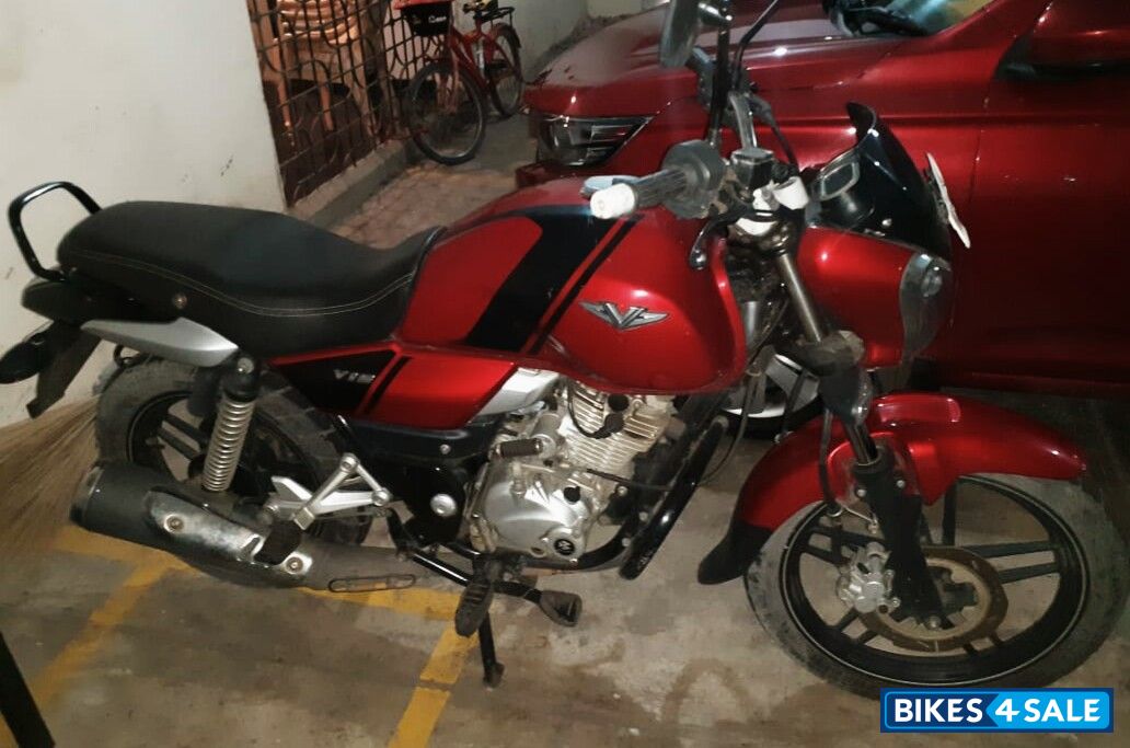Cocktail Red Bajaj V15