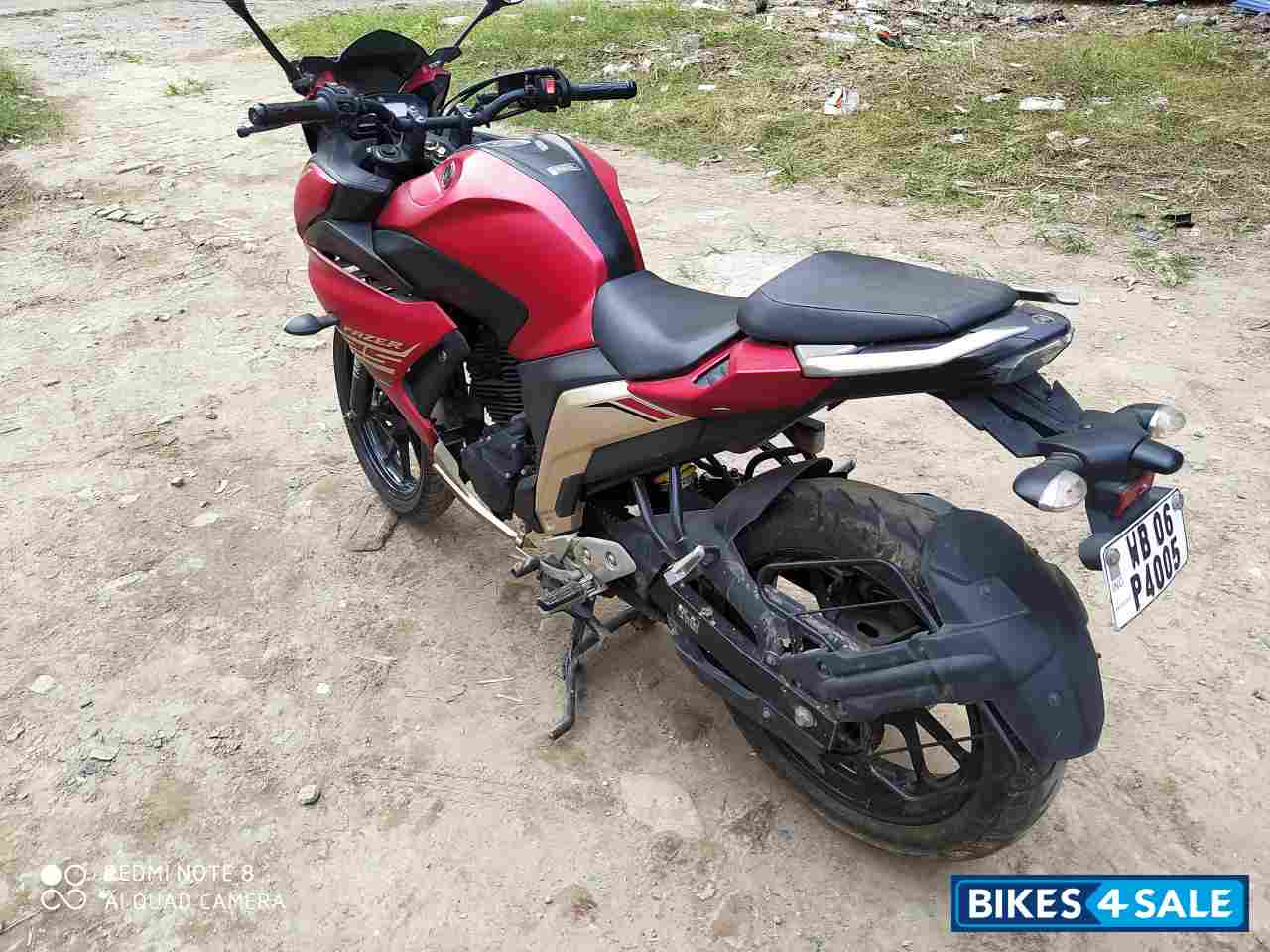 Red Gold Yamaha Fazer 25