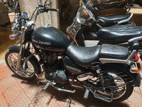 Black Royal Enfield Thunderbird 350