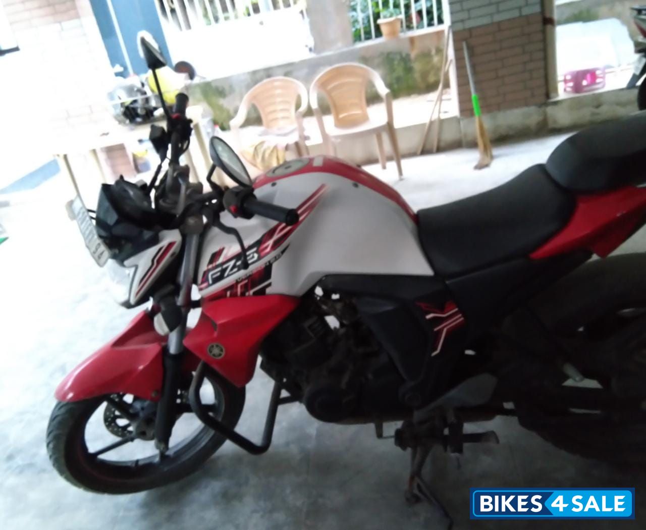 Red Yamaha FZ-S FI V2 Red Yamaha FZ-S FI V2