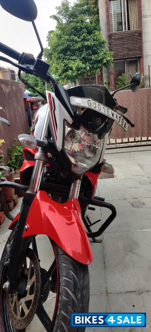 Red Yamaha FZ-S FI V2 Red Yamaha FZ-S FI V2