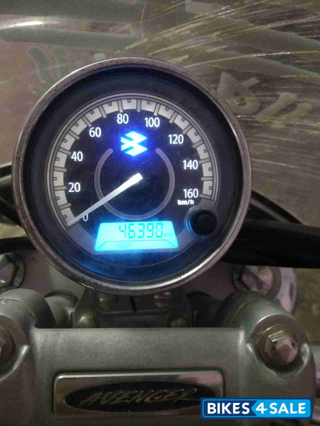 Black Bajaj Avenger Cruise 220