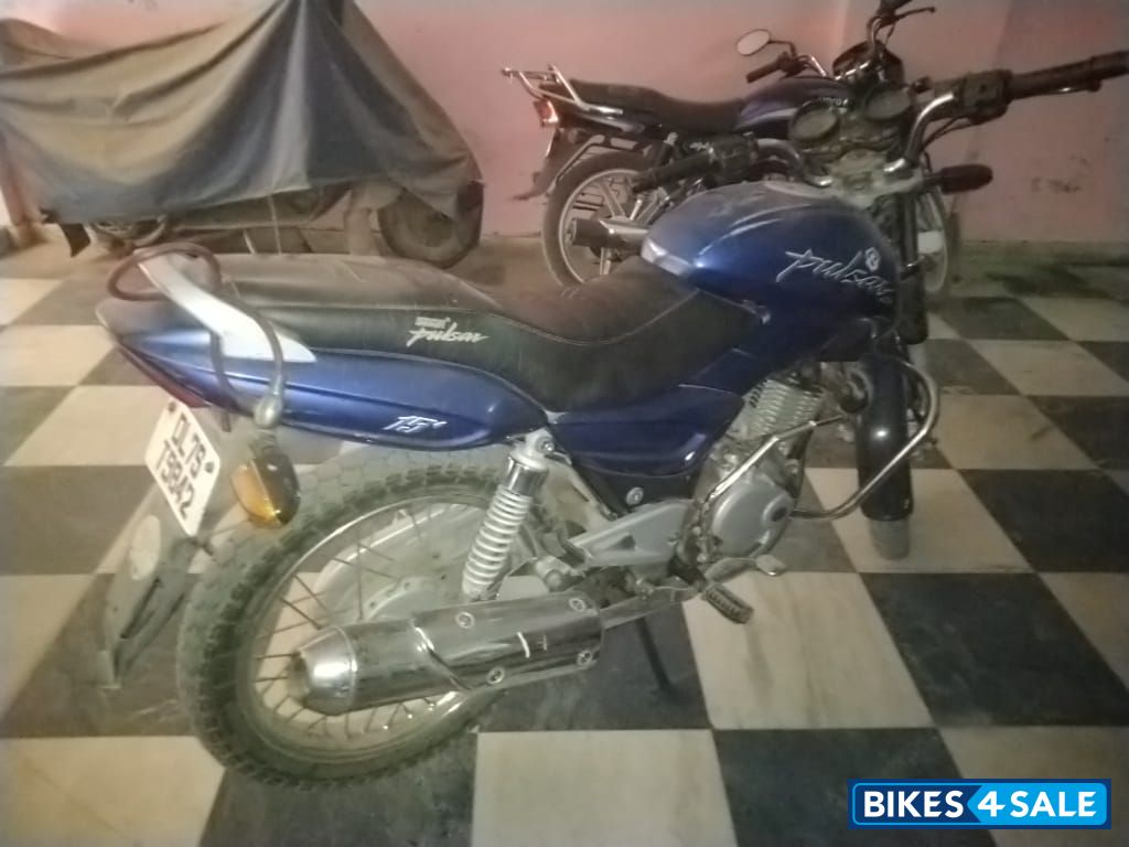 Blue Bajaj Pulsar 150 Round Headlight Blue Bajaj Pulsar 150 Round Headlight