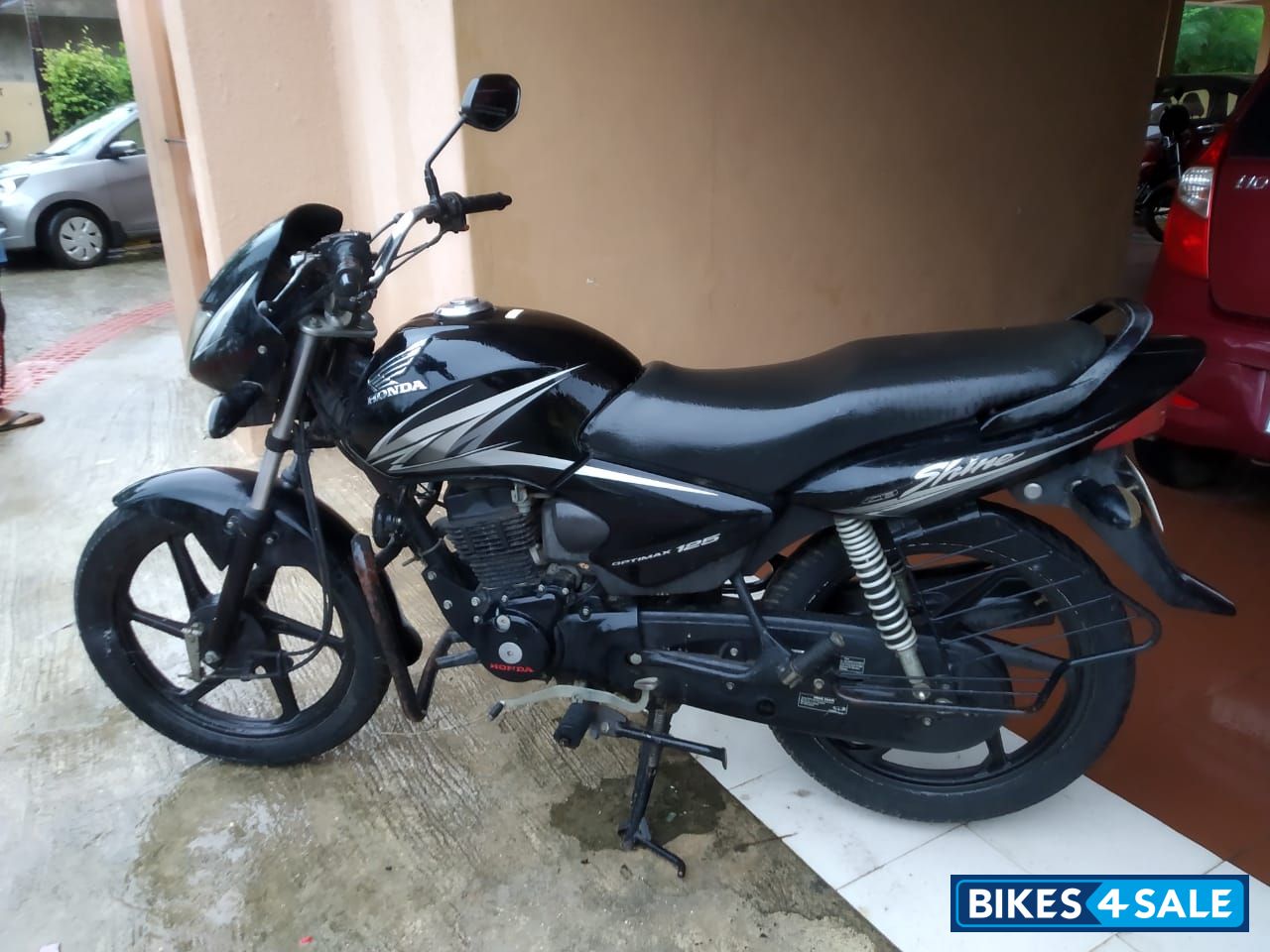 Black Honda CB Shine