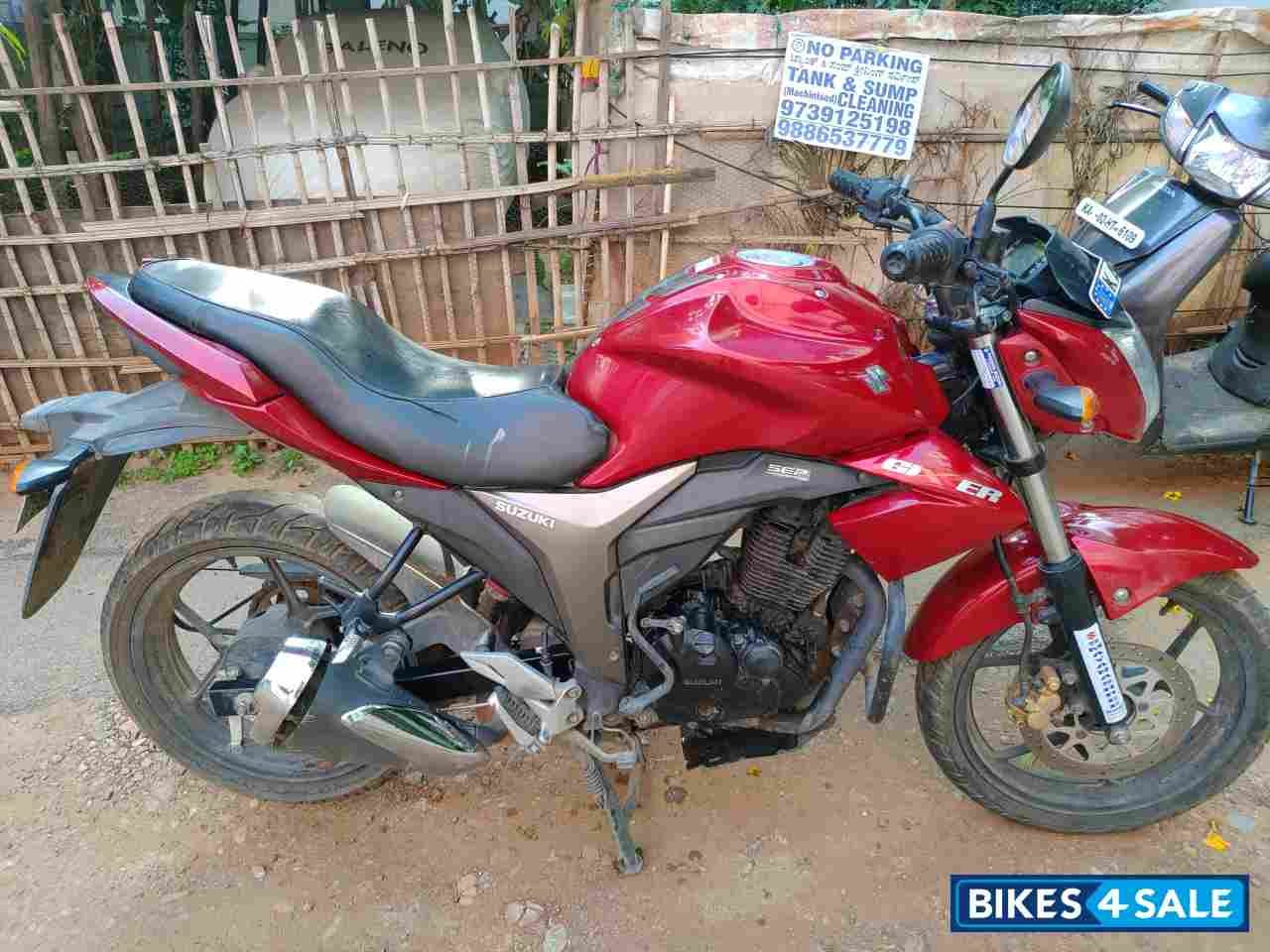 Red Suzuki Gixxer 150