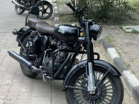 Royal Enfield Classic Stealth Black