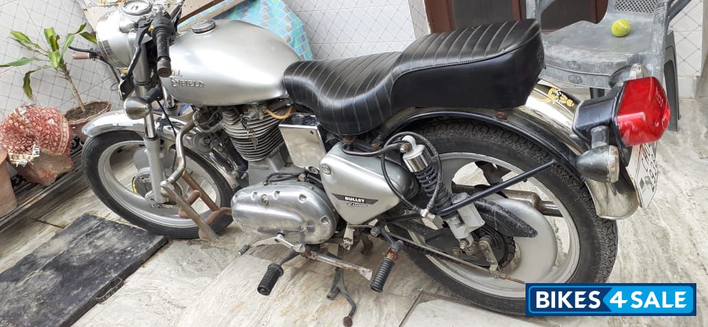 Silver Royal Enfield Bullet Electra 5S