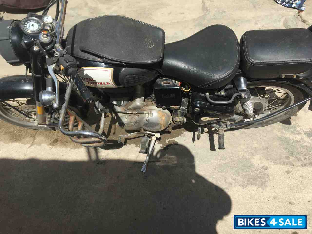 Black Royal Enfield Classic 500