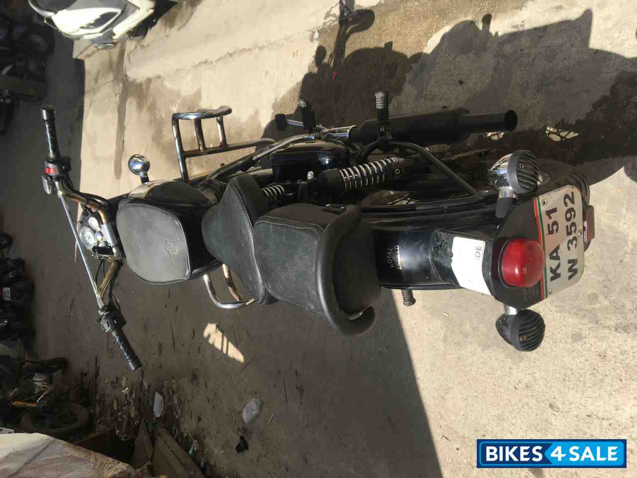 Black Royal Enfield Classic 500