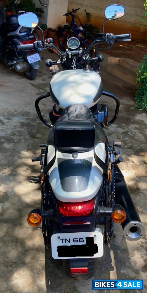 White Harley Davidson Street 750