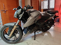 TVS Apache RTR 200 4V