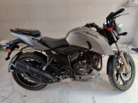 TVS Apache RTR 200 4V