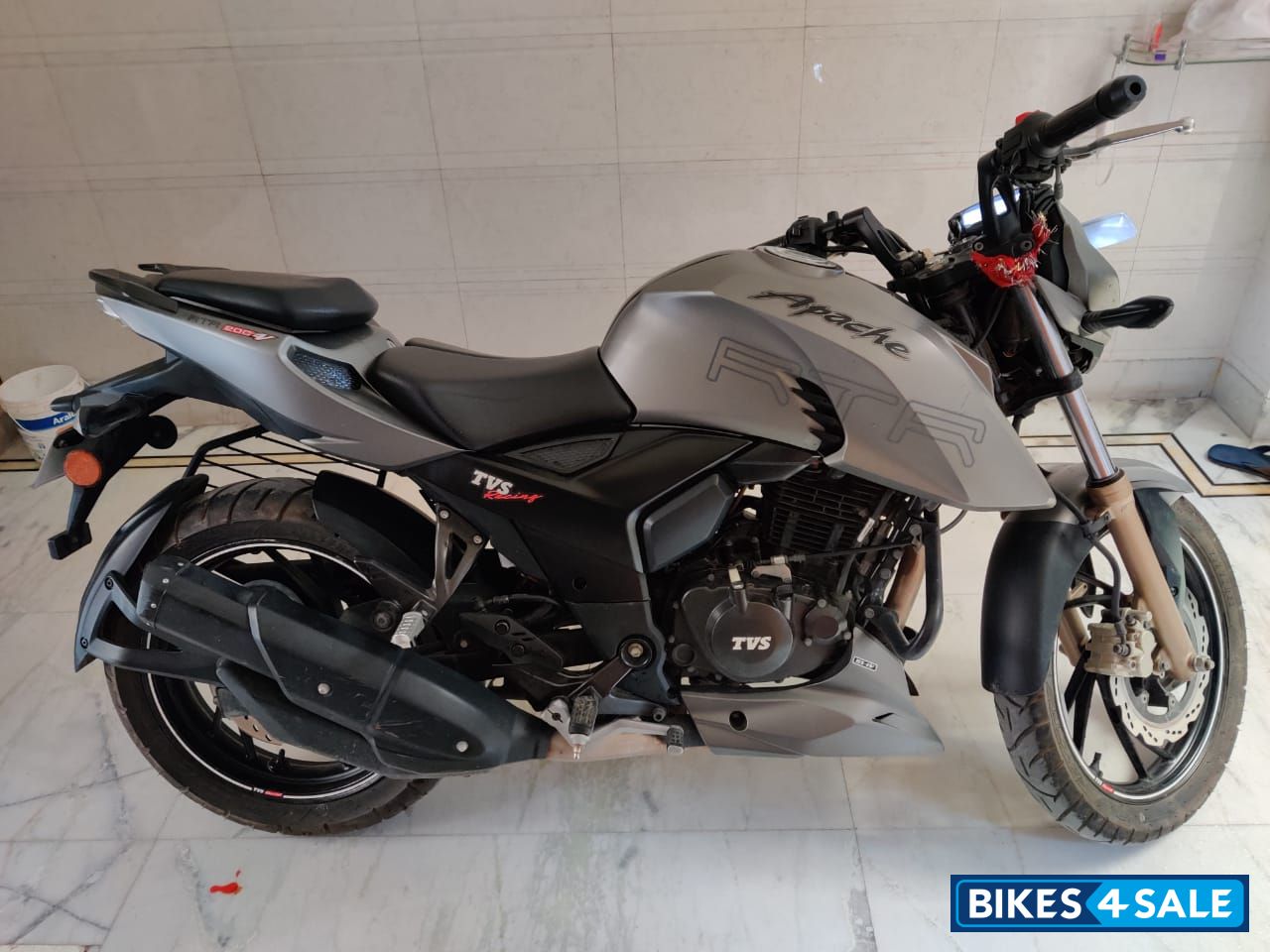 TVS Apache RTR 200 4V TVS Apache RTR 200 4V