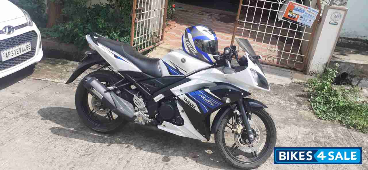 Yamaha YZF R15 S