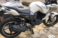 White Yamaha Fazer