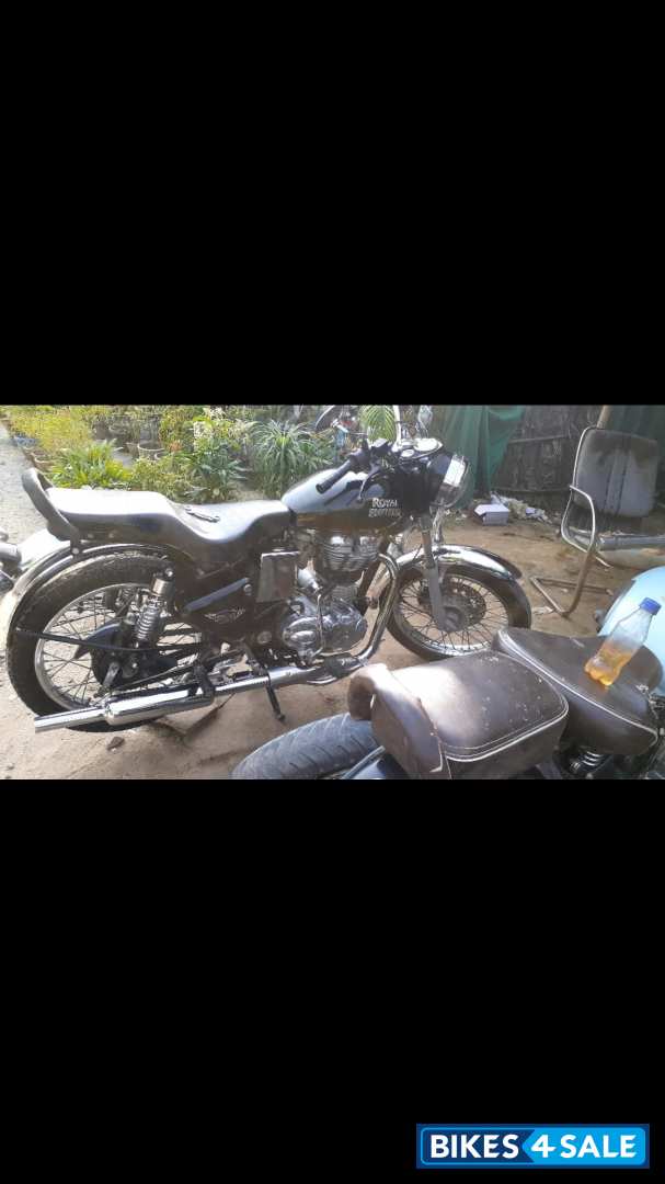 Black Royal Enfield Bullet Electra Twinspark