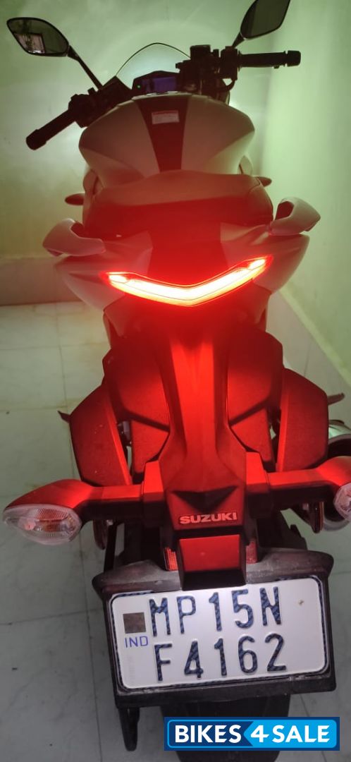 Silver Suzuki Gixxer SF 250