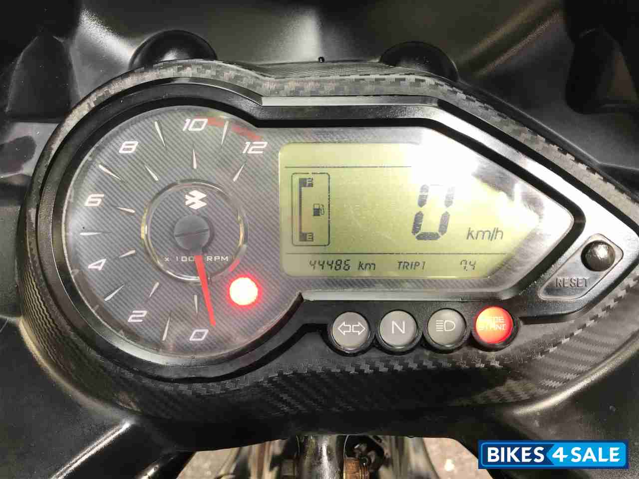 Black Bajaj Pulsar 220 DTSi