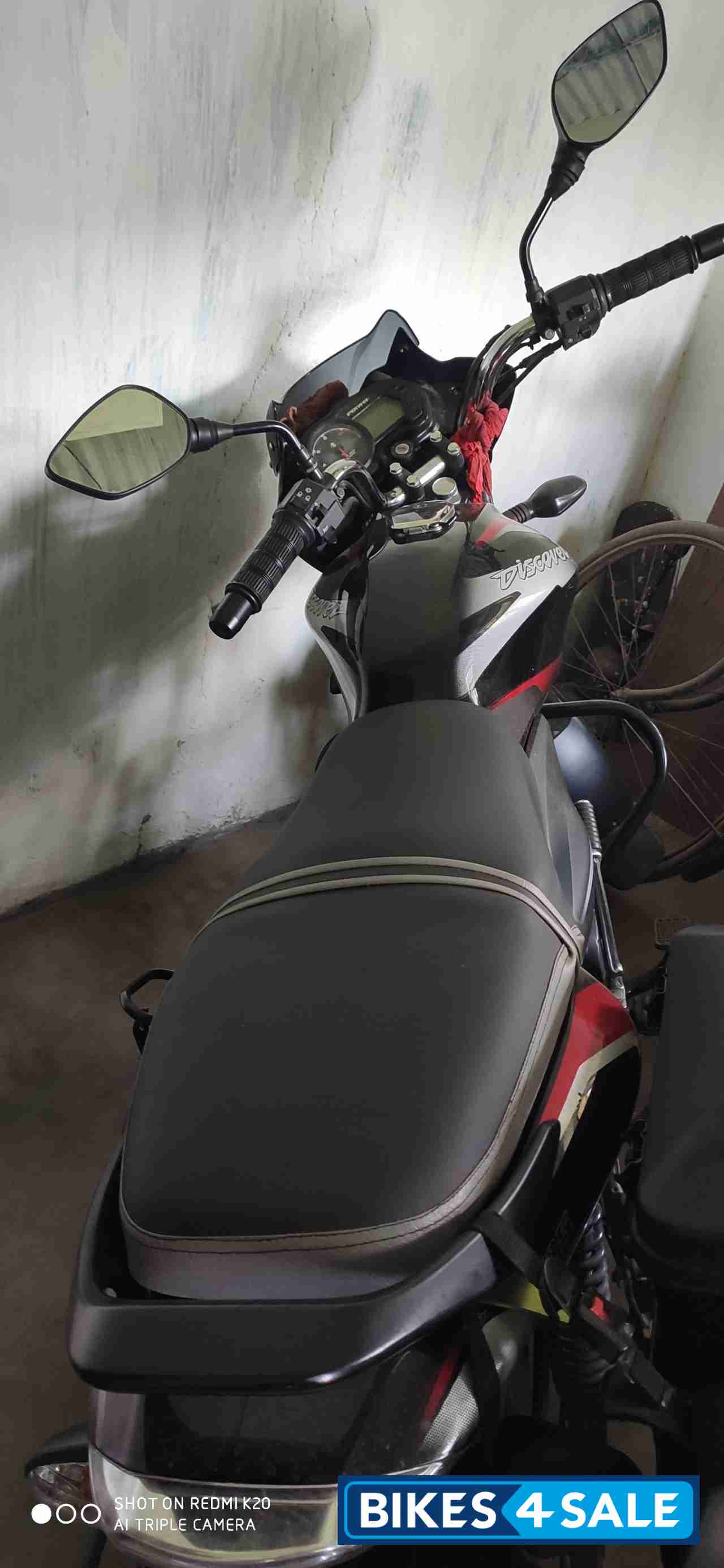 Black Bajaj Discover DTSi 125