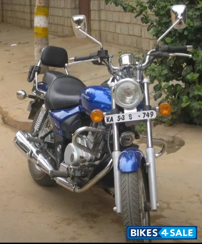 Bajaj Avenger 220 DTS-i Bajaj Avenger 220 DTS-i