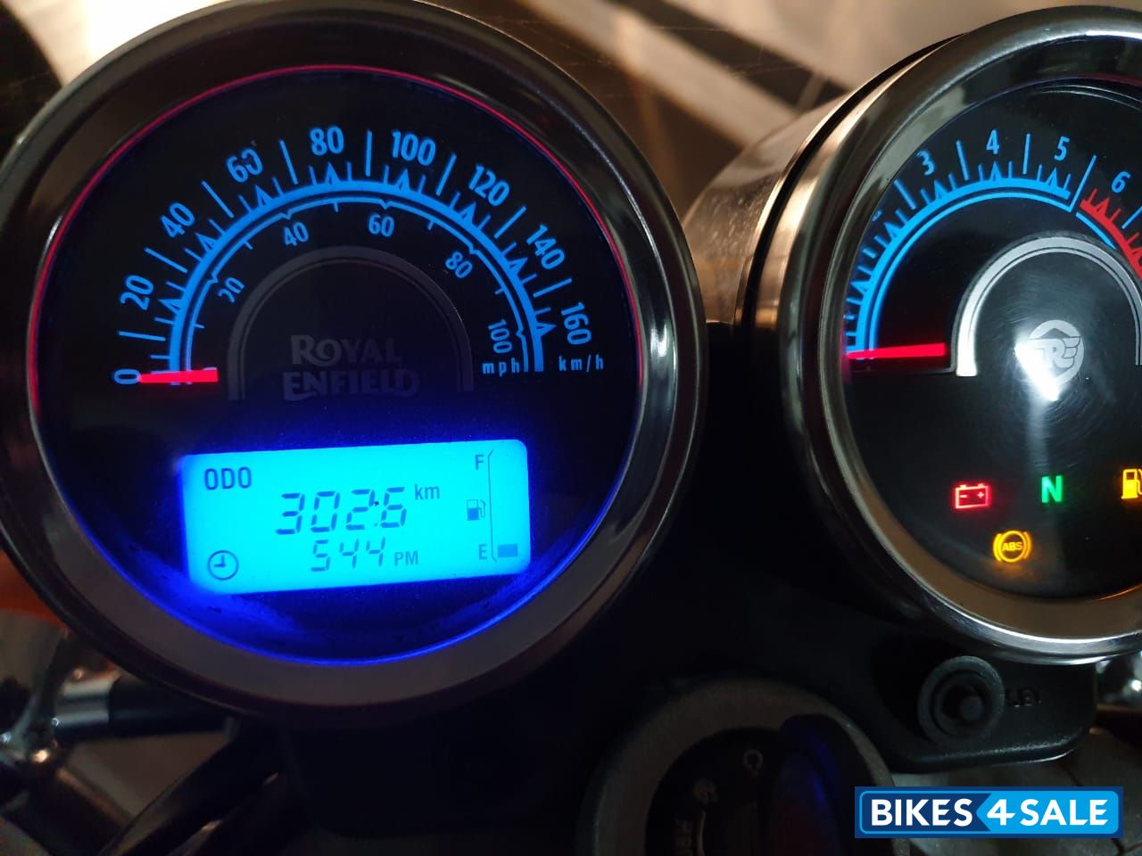 Blue Royal Enfield Thunderbird 350 Blue Royal Enfield Thunderbird 350