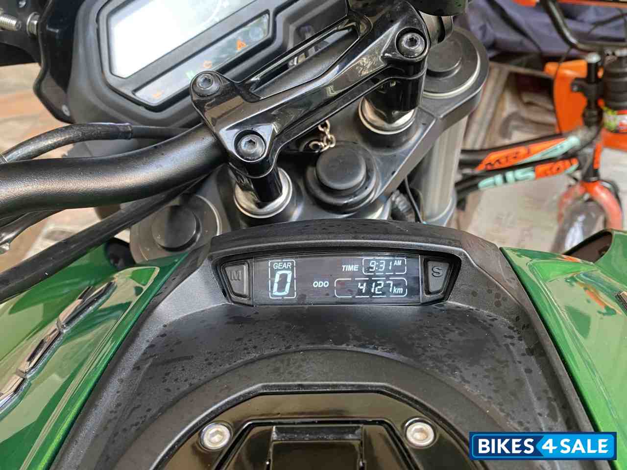 Aurora Green Bajaj Dominar 2019 UG