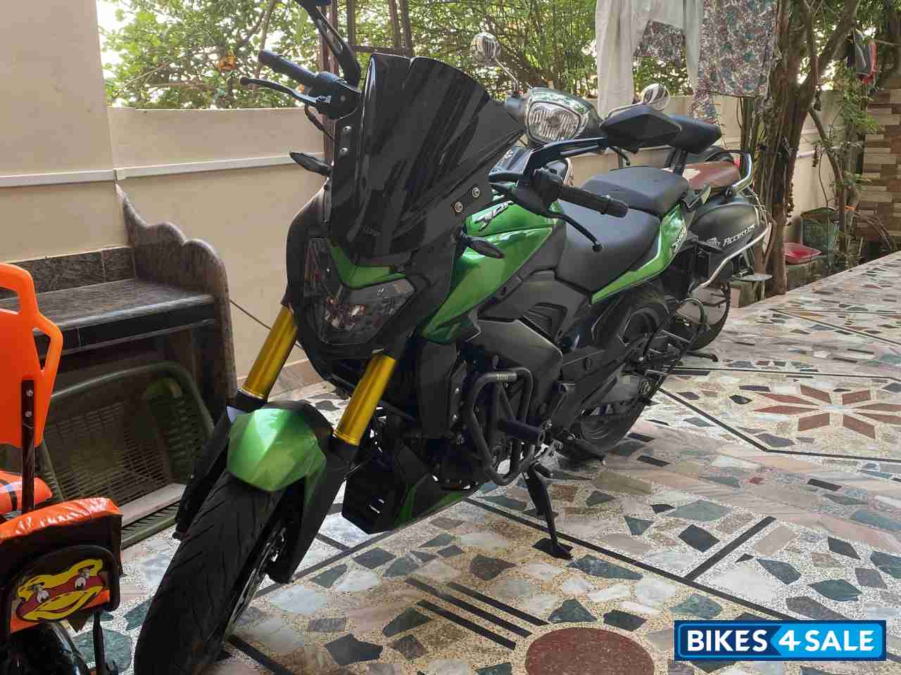 Aurora Green Bajaj Dominar 2019 UG