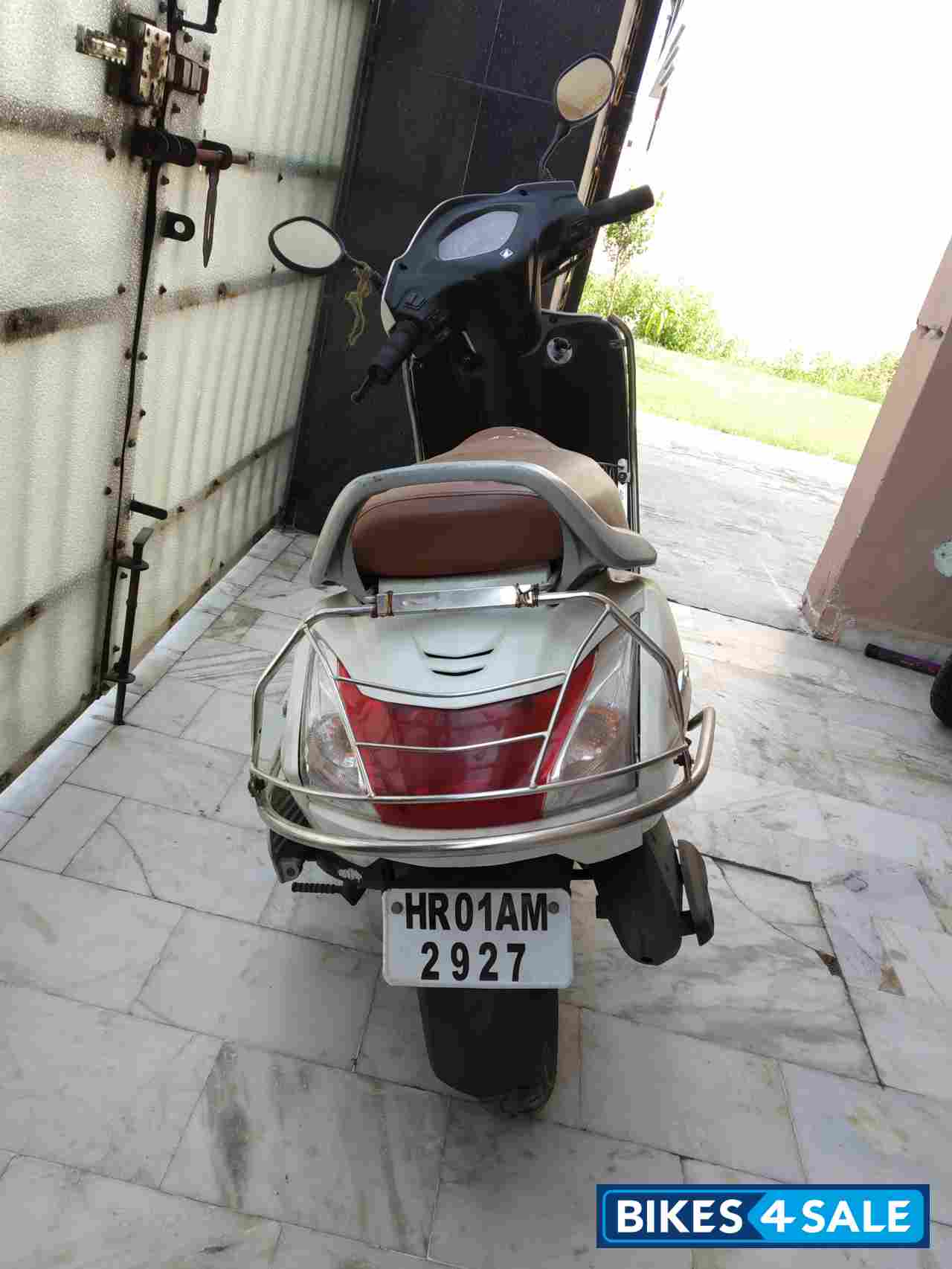 White Honda Activa 3G