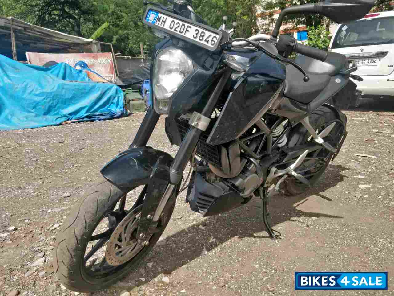 Black KTM Duke 200