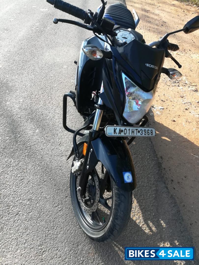 Blue Honda CB Hornet 160R