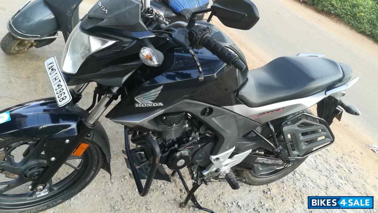 Blue Honda CB Hornet 160R