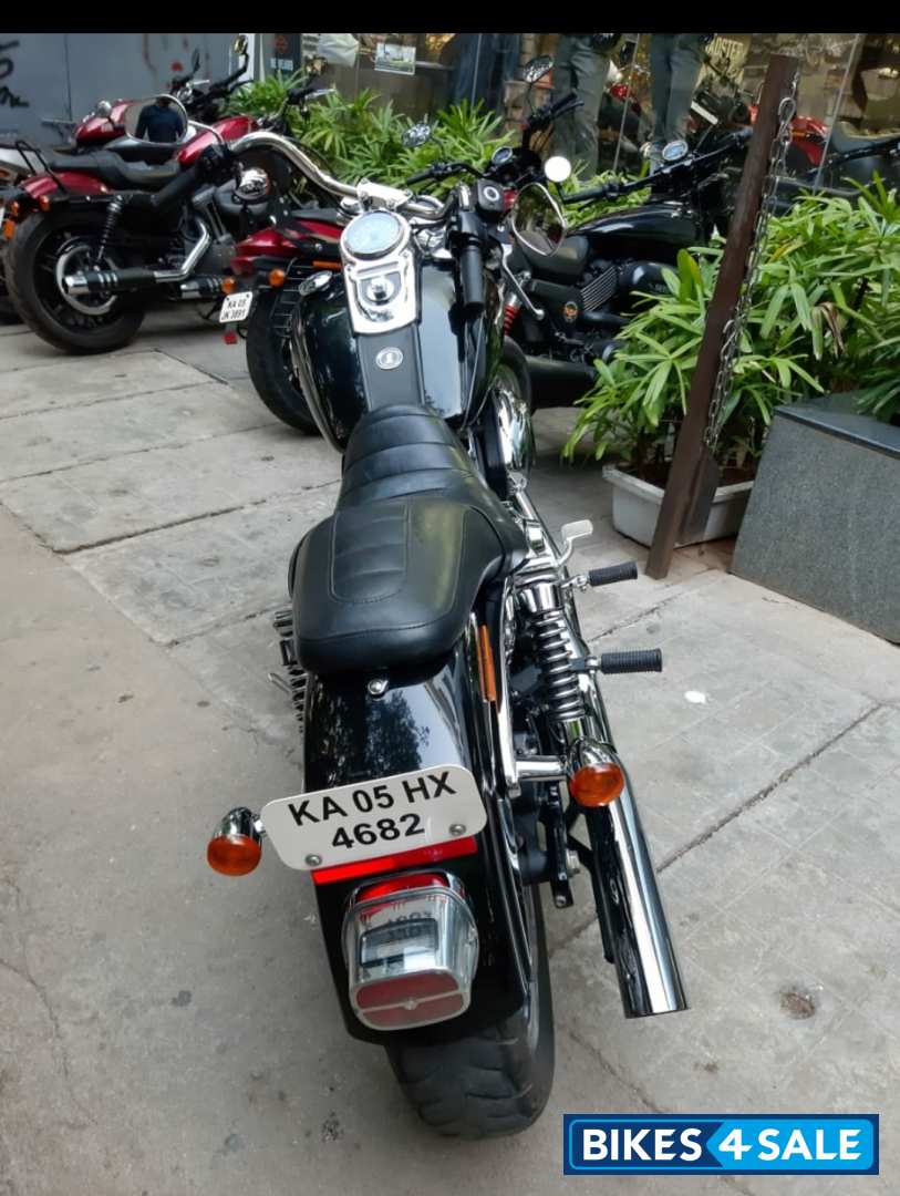 Black And Crome Harley Davidson Dyna FXDC Super Glide Custom