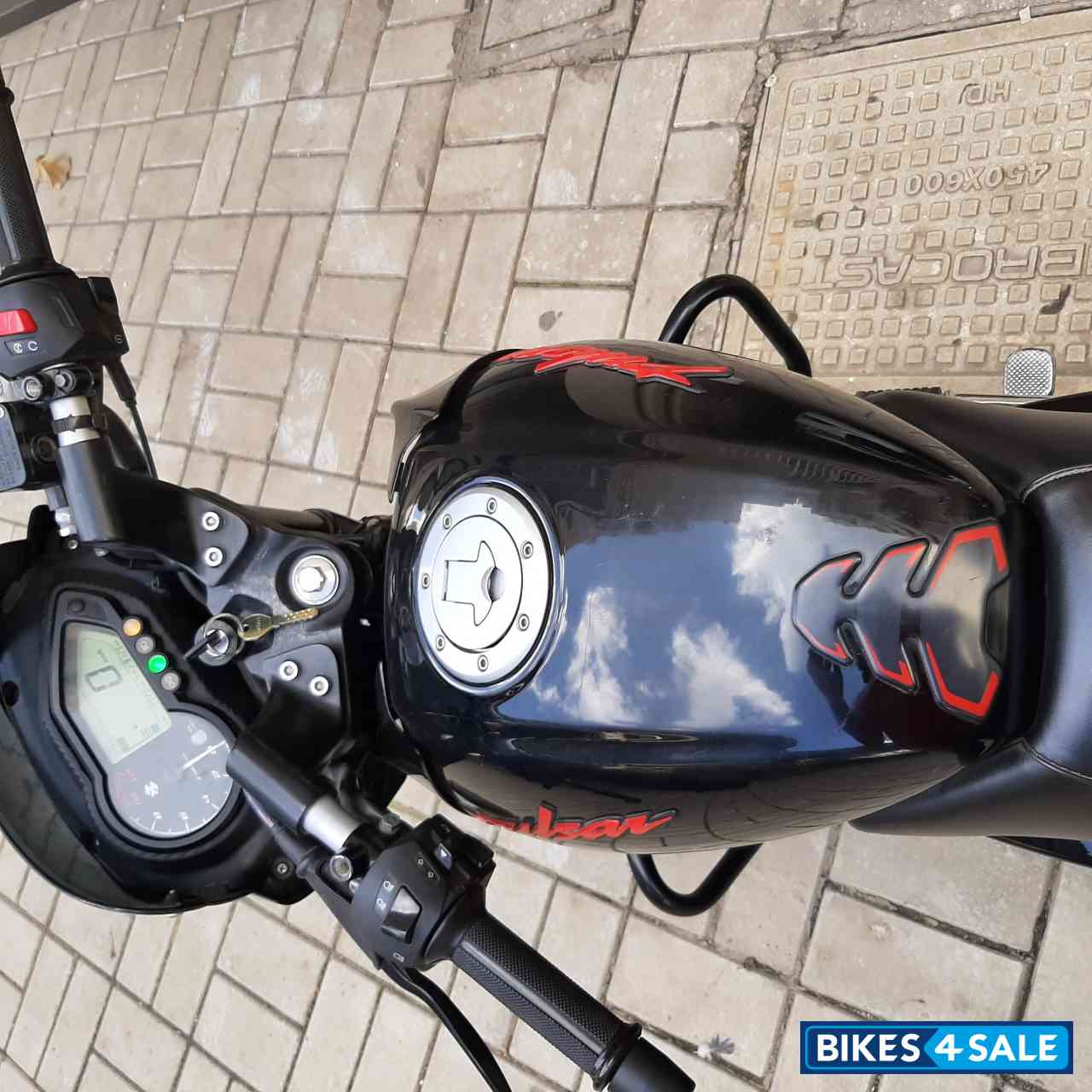 Bajaj Pulsar 150 Neon