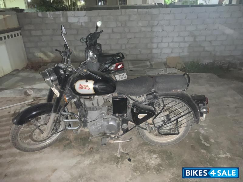 Black Royal Enfield Classic 350 Black Royal Enfield Classic 350
