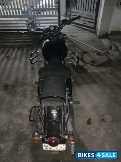 Black Royal Enfield Classic 350 Black Royal Enfield Classic 350