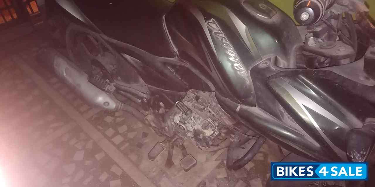 Bajaj Discover 150 F