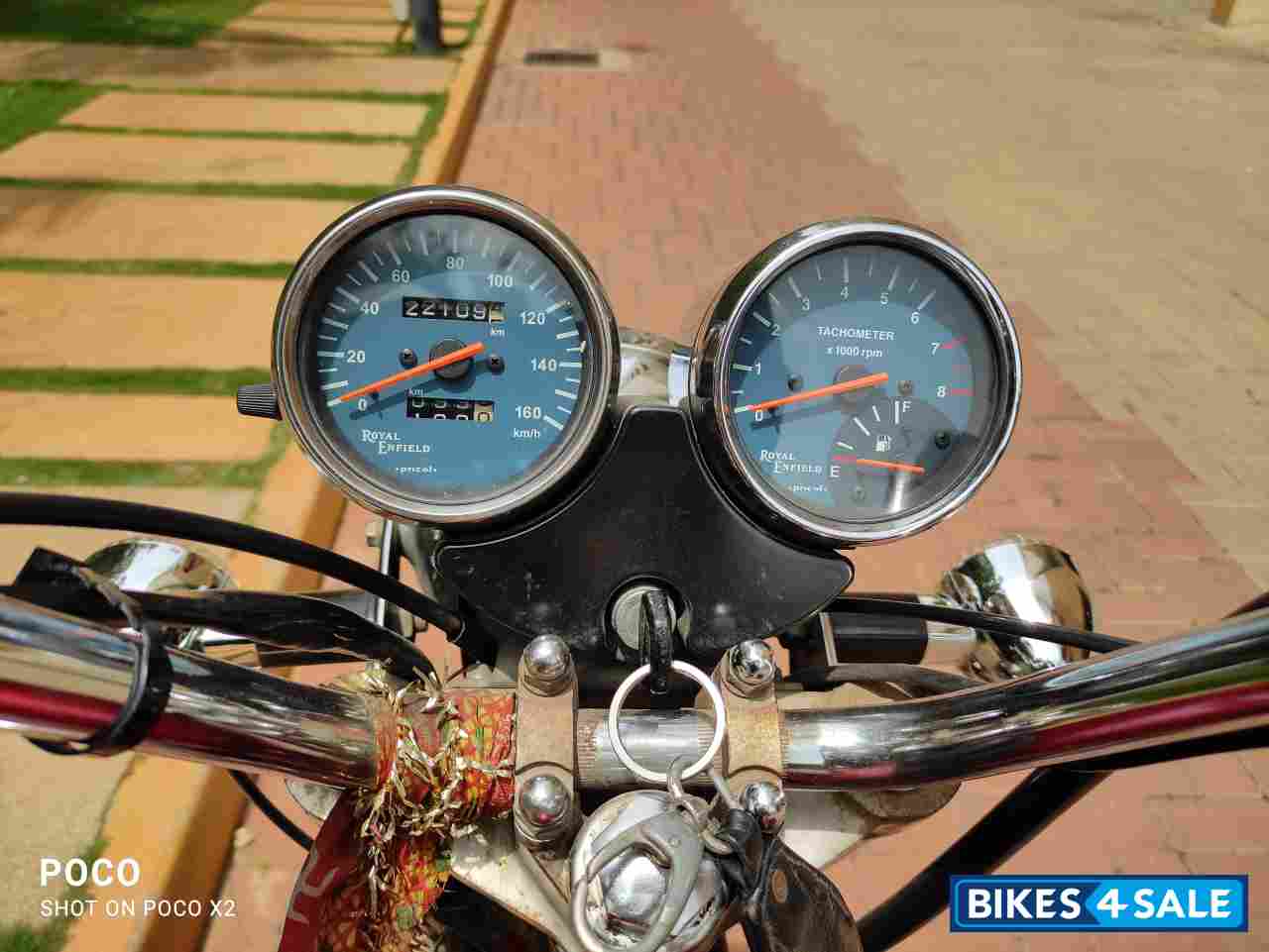 Red Royal Enfield Thunderbird Red Royal Enfield Thunderbird