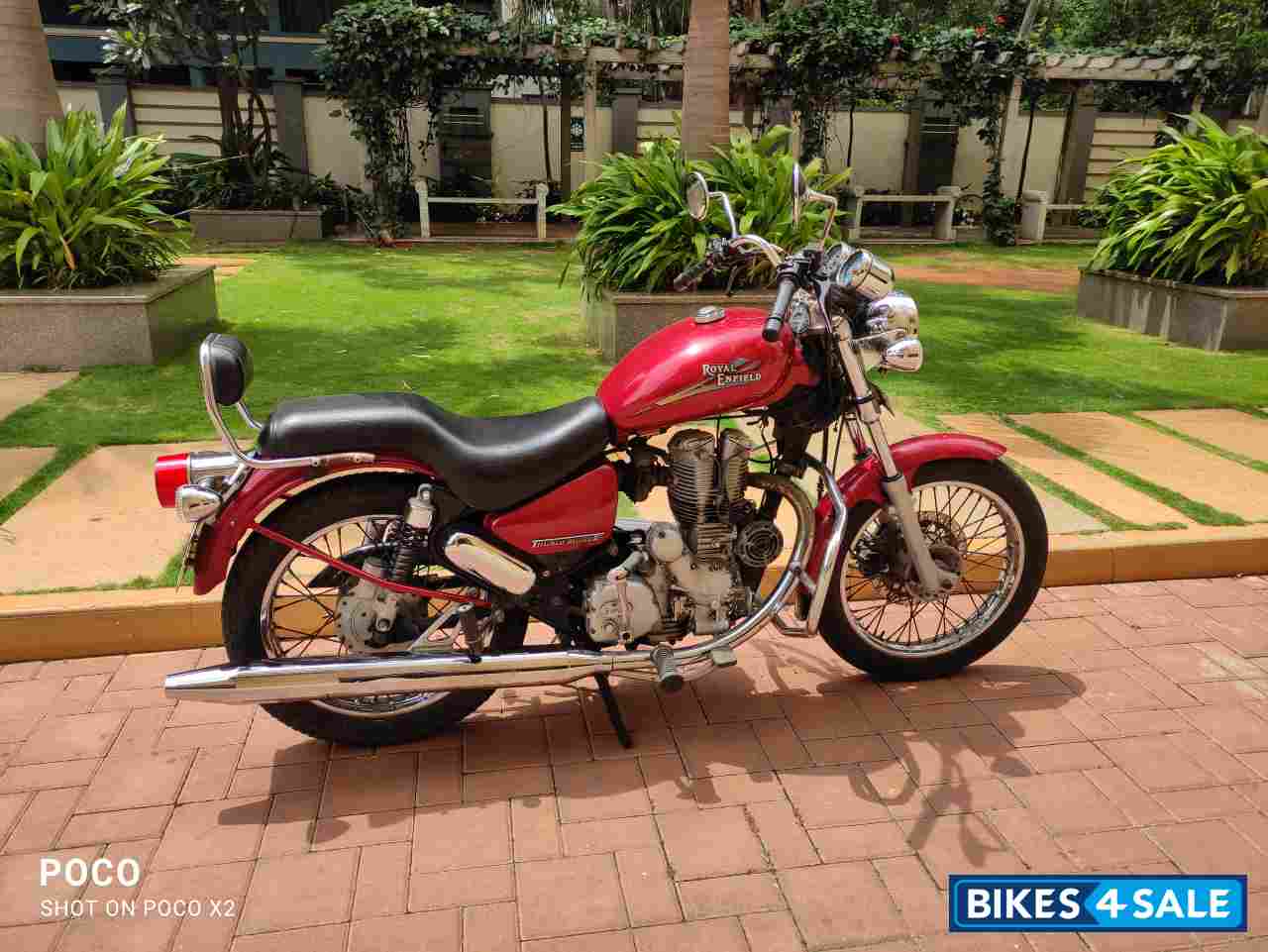 Red Royal Enfield Thunderbird Red Royal Enfield Thunderbird